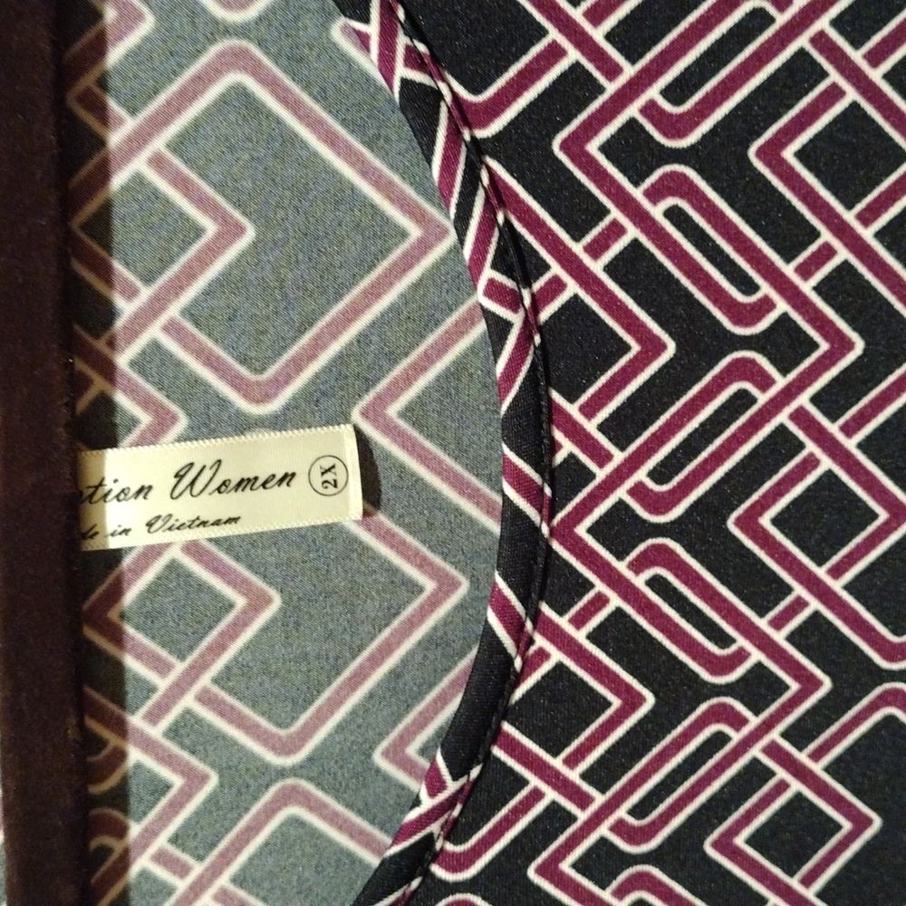 Geometric Top - Picture 2 of 3